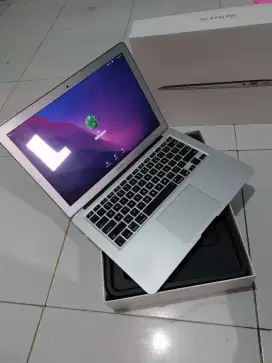 Macbook air 2017 Core i5 Ram 8gb ssd 500GB Ibox Fullset mulus