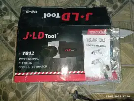 JLD Concrete Vibrator 7012