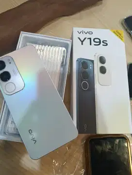 Vivo y19s ram 4+4/64 hanya sejutaan