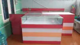 Etalase optik lengkap