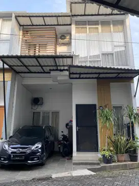 di jual rumah di dalam townhouse Cinere Loft,