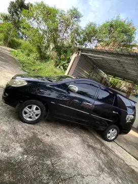 Toyota Kijang Innova 2005 Bensin