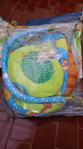 Tempat duduk bayi
