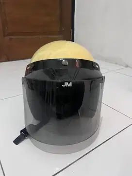 HELM CLASIC KUNING