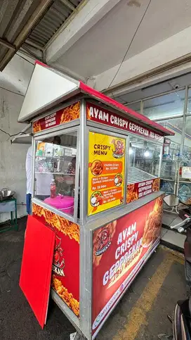 DICARI PENJAGA STAND AYAM CRISPY