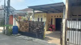 Di jual rumah di prumahan griya indah serpong
