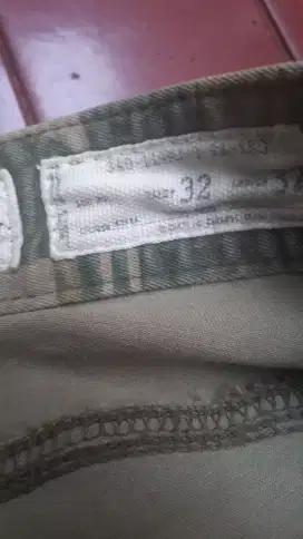 Mahar celana swiss army ukuran 32 +switerr merek puma ukuran m