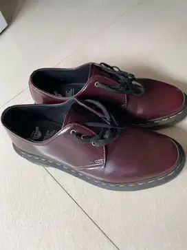 Jual sepatu docmart red cherry like new