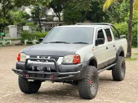 Nissan Frontier dobel cabin 4x4 diesel manual 2006 istimewa