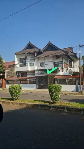 Dijual Rumah Mewah di Perumahan Resin dan Karawang Barat