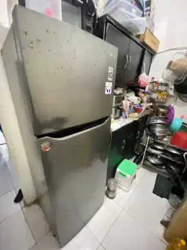 KULKAS LG 2 PINTU