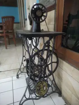 Mesin jahit lawas