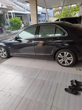 Mercedes-Benz C200 2010 Bensin