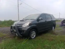 Xenia R deluxe istimewa terawat jarang dipakai mesin halus .