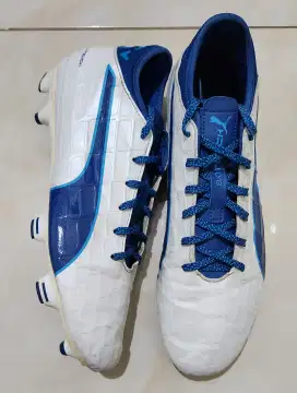 Sepatu Bola Puma Evo Touch 3