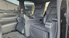 Lexus LM350 4seater VIP 2023 KM 8rb Like New