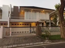 DISEWAKAN FULL FURNISH RUMAH ROYAL RESIDENCE ROW PALING LEBAF