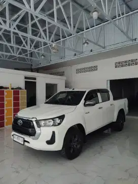 TOYOTA HILUX DOUBLE CABIN 4X4