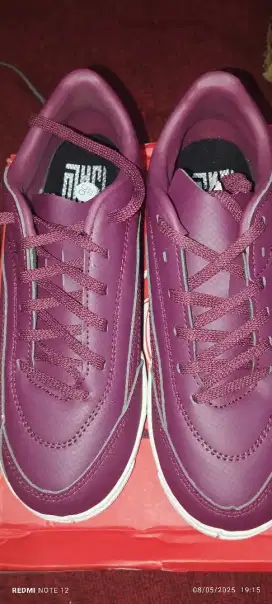 Sepatu futsal Specs