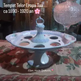 Tempat saji telur Eropa antik
