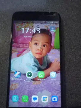 Asus zenfone 4 ram 2/32 GB