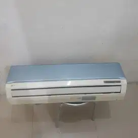 Second Ac Indoor LG 1pk ( mulus dan ori)