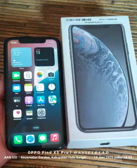 I phone XR 64 GB