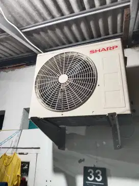 Outdoor sharph 1 pk tinggal pasang, preon baru dan sudah dibersihkan.