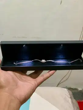 Gelang permata merk roystone