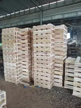 PALLET KAYU IMPORT DAN LOKAS