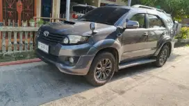 Fortuner vnt trd A/t 2013