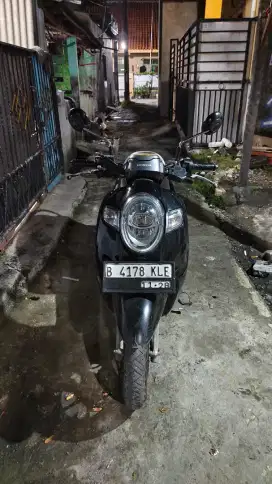 HONDA SCOOPY 2018 WARNA HITAM
