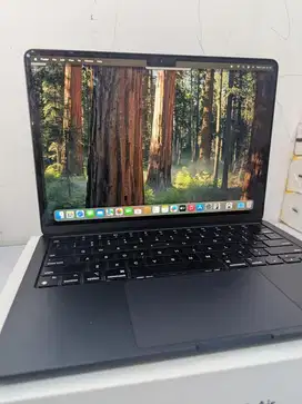 Macbook air m2 8/256 midnight