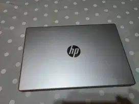 Laptop merk HP AMD Ryzen 3 7320U, RAM 8 GB DDR5, SSD 512 GB