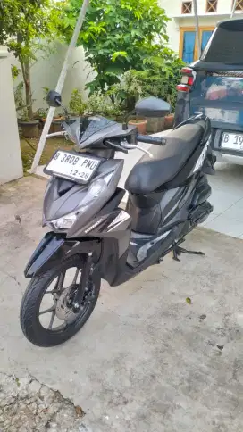 Bissmillah dijual motor Honda beat like new 2023
