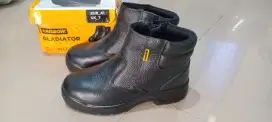 Sepatu Safety KRISBOW GLADIATOR kondisi baru masih ada tag