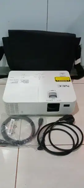 Proyektor NEC VE303X - HDMI - 3000 lumens