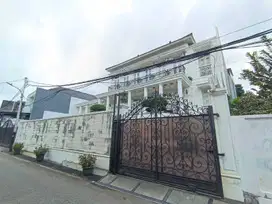 Rumah Mewah di Jl Abuserin II Gandaria Selatan Jakarta Selatan