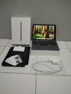 MacBook Air M1 8/256 Fullset iBox Like New Garansi iBox