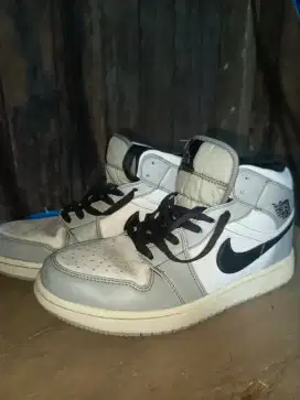 Nike Air Jordan 1 Mid Light Smoke Grey Men Original