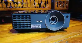 LCD Proyektor Benq M513 HDMI Normal Warna Tajam