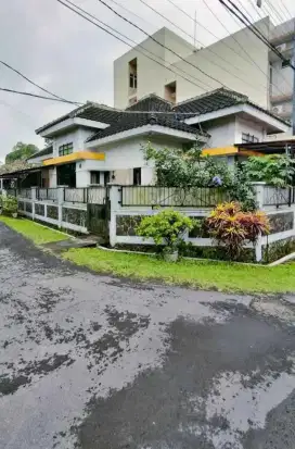 Rumah Pojok Hook Soekarno Hatta Bagus Untuk Dijadikan Kost Elite