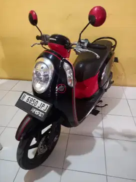 Scoopy fi 2014 hitam merah