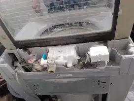 Jasa servis AC kulkas frezer showcase mesin cuci dan bongkar pasang AC