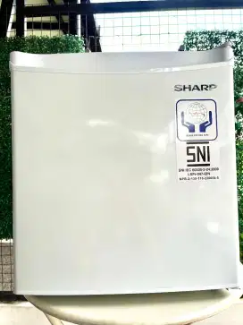 Kulkas Portable Sharp SJ50MBXW Bekas