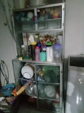 Lemari dapur piring tempat makan lemari pirimg gelas