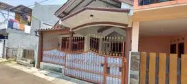 Dijual Rumah Nyaman & Strategis – Siap Huni!  Lokasi: Perumahan Ciluar
