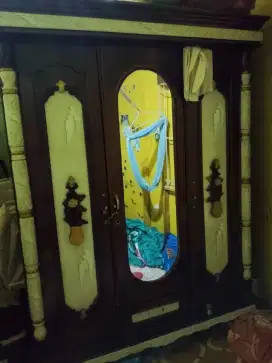 Jual lemari kayu bekas