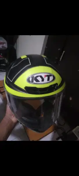 Helm KYT ORI jual cepat