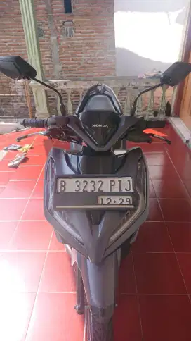 Vario 125 nopol B